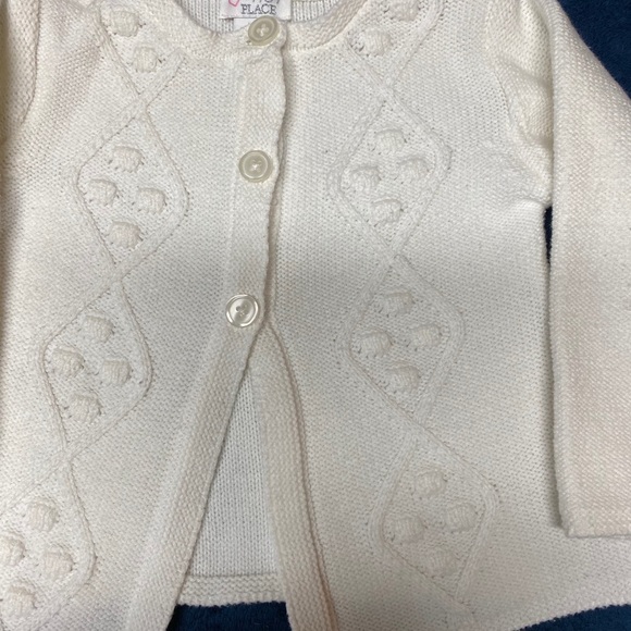 White cardigan with beautiful knit designs - Picture 4 of 4